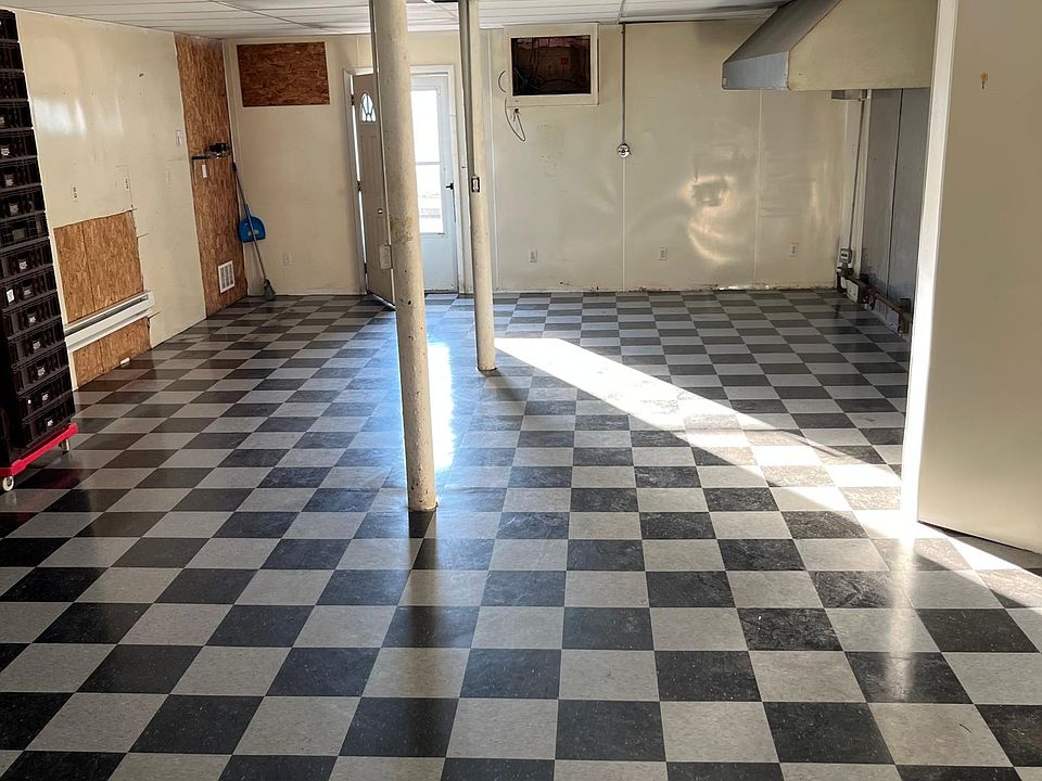 2nd image of 301 Brown St #B