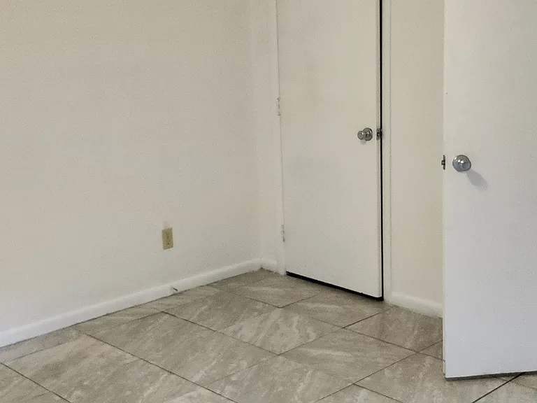 4705 Meadow Ave — Photo 7