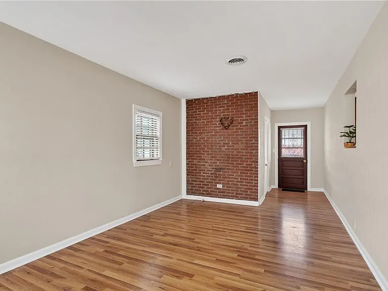 724 S Westgrove Rd — Photo 12