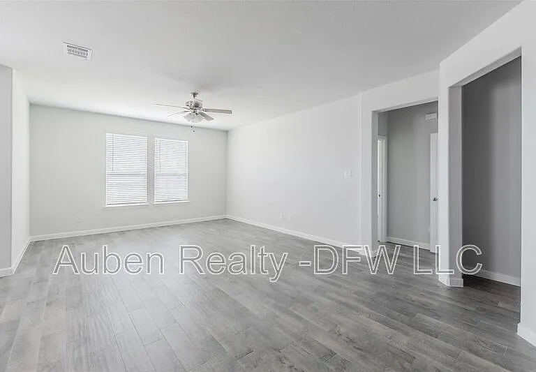 1343 Fox Hollow Rd — Photo 13