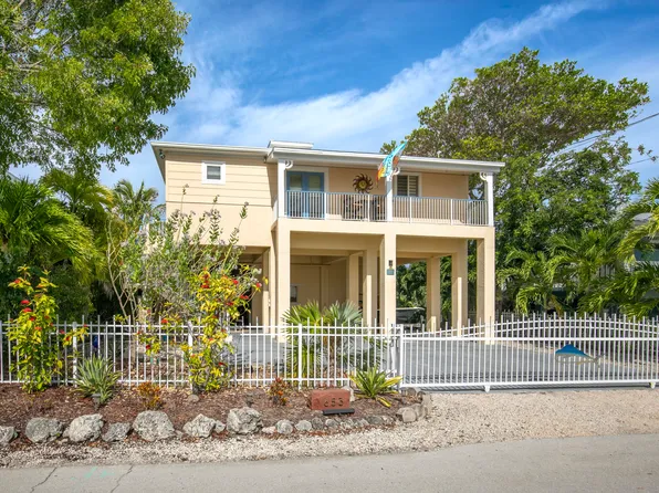 653 Indies Rd, Ramrod Key, FL 33042