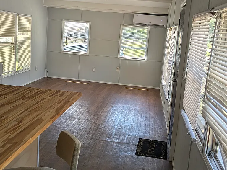 825 Memphis Rd — Photo 2