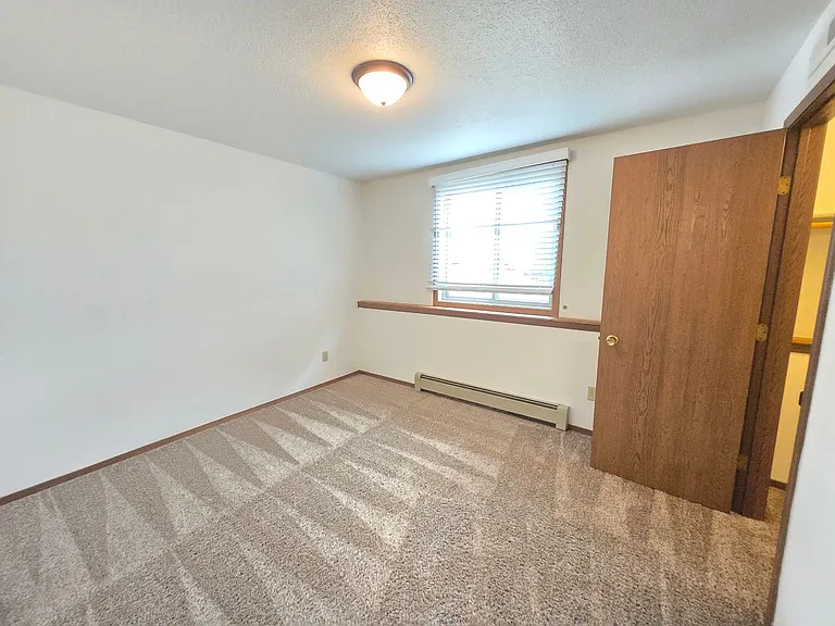 Pebble Creek Apartments — Photo 15