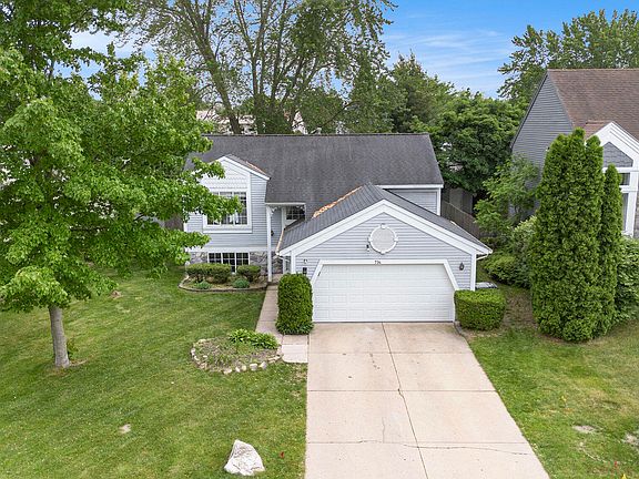 2nd image of 734 Springwood Dr SE