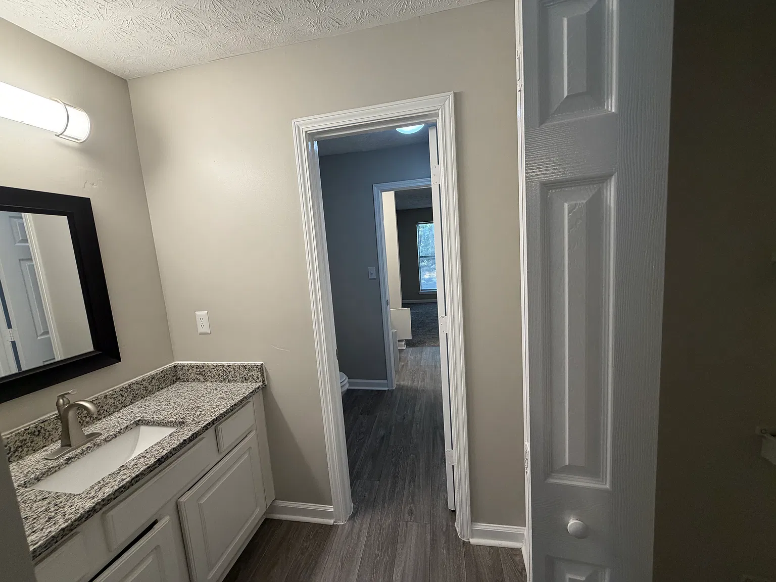 2 bed, 1.5 bath, 1175 sqft, $1,550 — Photo 4