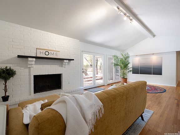 4th image of 4806 Wesleyan St