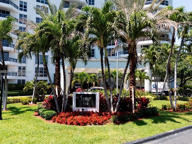 3500 Mystic Pointe Dr #3302 — Photo 37