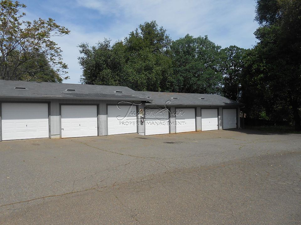 2nd image of 2601 Oxford Rd APT 5