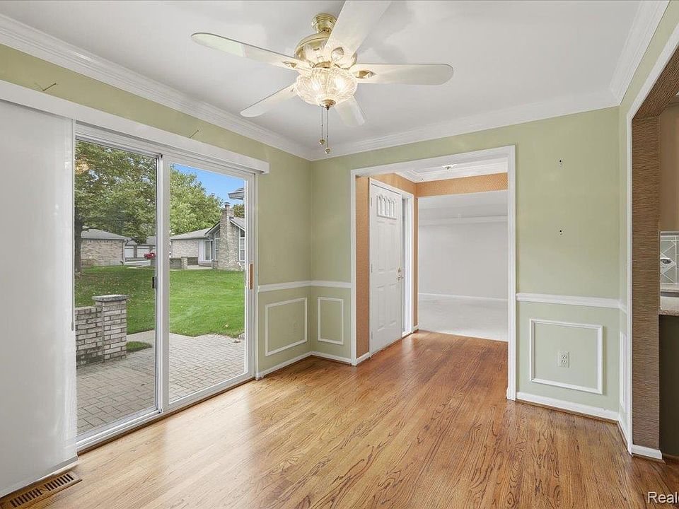 48461 Newcastle Ct, photo 12