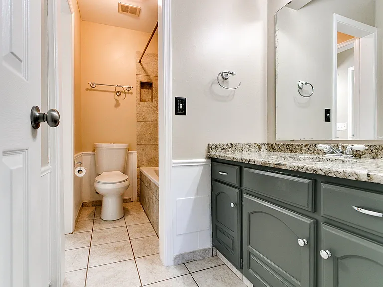 8704 NW 86th Pl — Photo 31