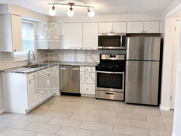2361 Bensonia Ave — Photo 8