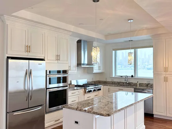 250 Henley Pl Unit 301, Weehawken, NJ 07086