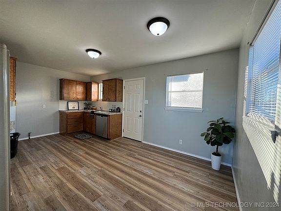 4th image of 1708 N Linwood Ave