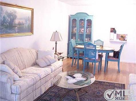 5th image of 2601 NE 3rd Ct #2070