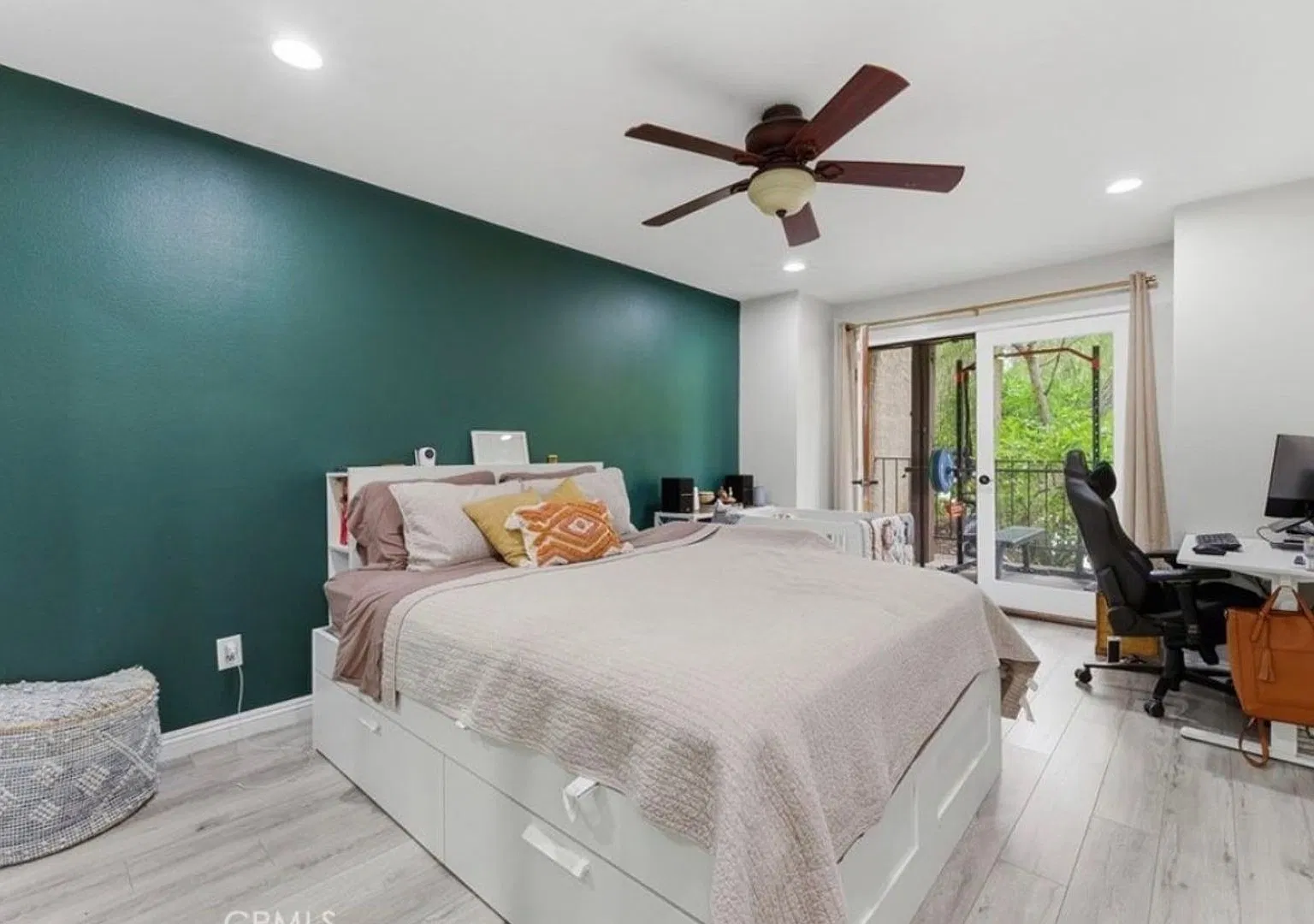 Charming 2BR Condo in Fullerton — Photo 1