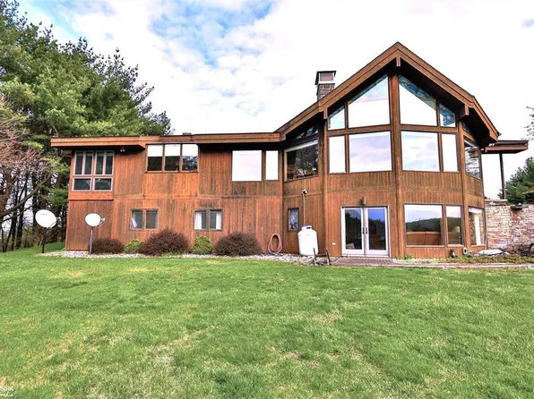 5857 Ruheton Hill Rd, Schnecksville, PA 18078