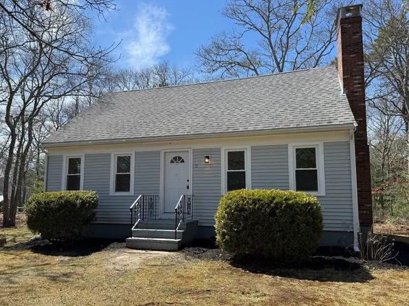 3 Spinnaker Ln, Bourne, MA 02532