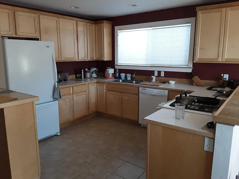 240 W Menefee St — Photo 5