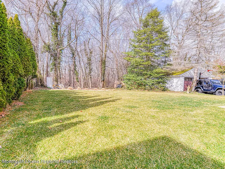 346 South Blvd — Photo 46