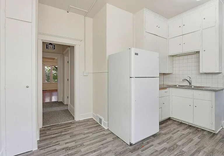 615 W 6th Ave #A — Photo 13