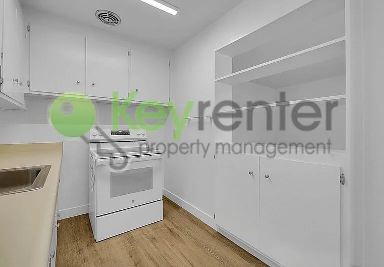 2320 P St #309 — Photo 5