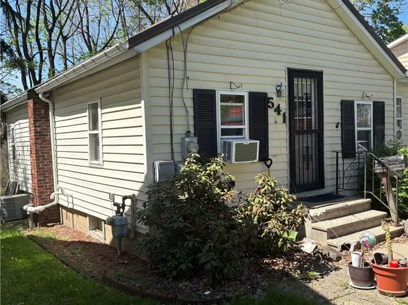 541 Clinton St, Ravenna, OH 44266