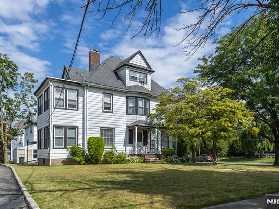 150 Ridge Rd, Rutherford, NJ 07070