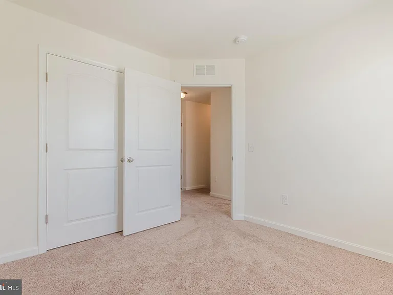 172 Drexel Ct — Photo 46