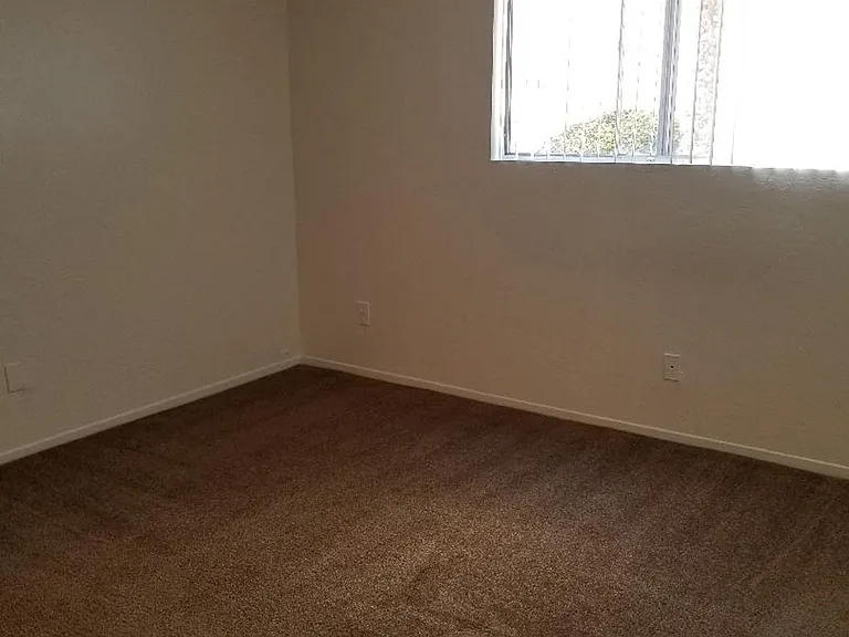Pantano Villas Apartments — Photo 24