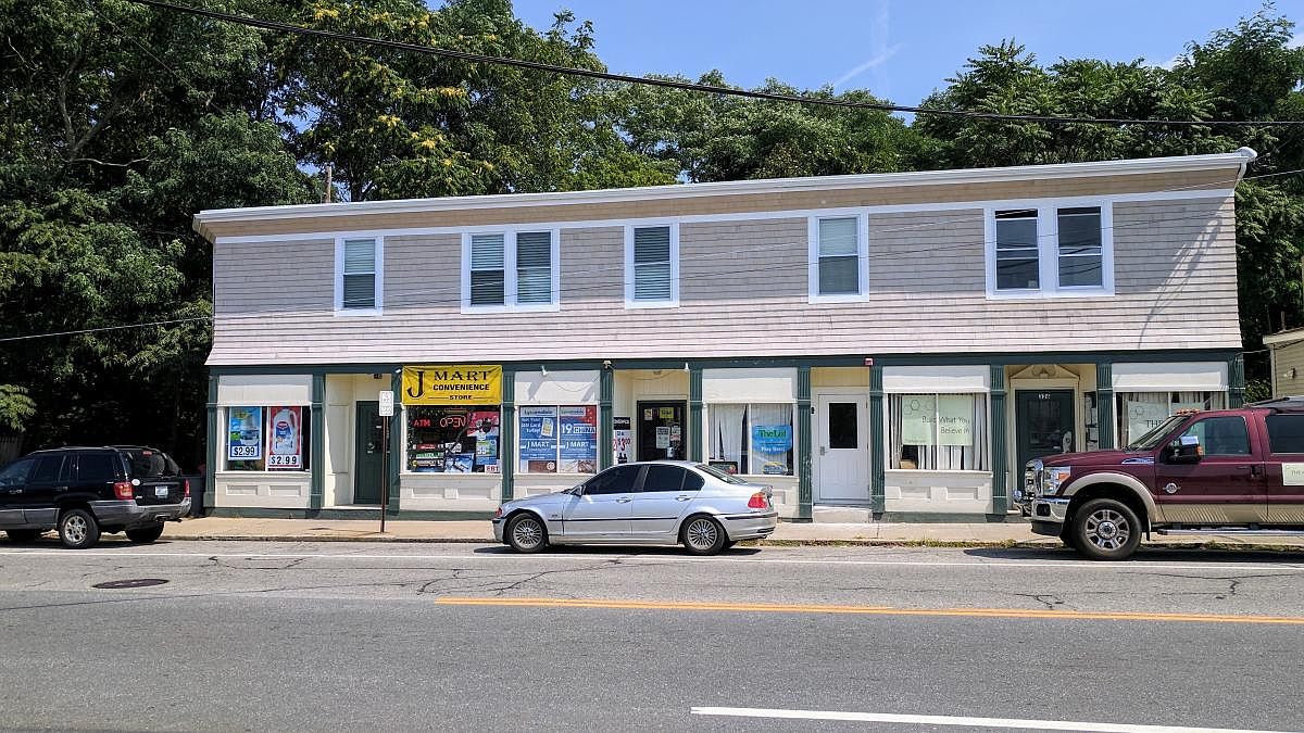 332 Bullocks Point Ave, Riverside, RI 02915 Zillow