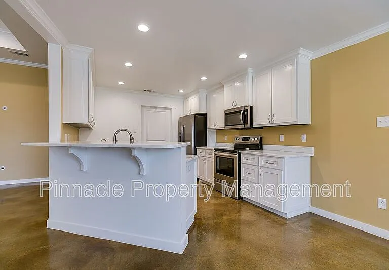 5918 Southampton Pl — Photo 10
