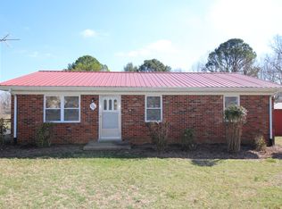 204 Todd Ave, Red Boiling Springs, TN 37150