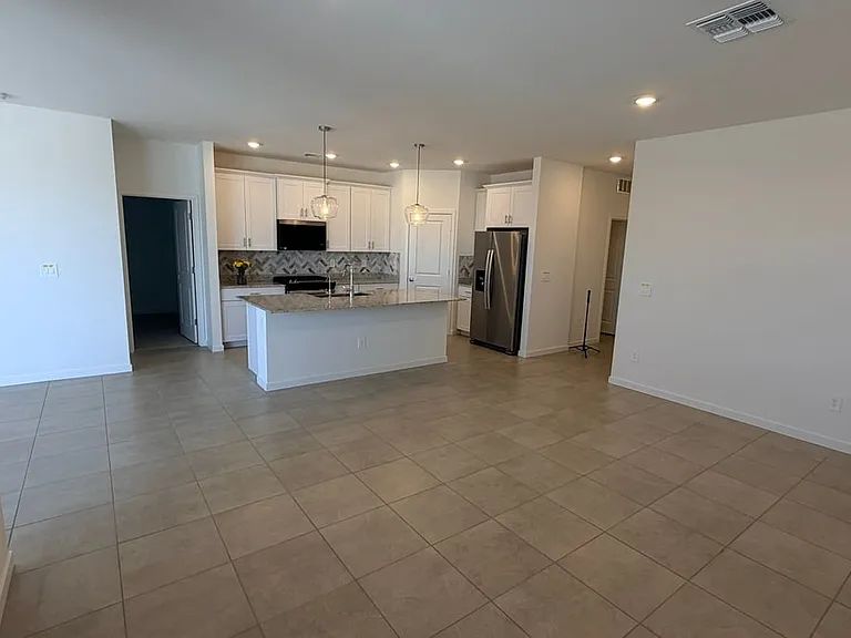 37043 W Vera Cruz Dr — Photo 5