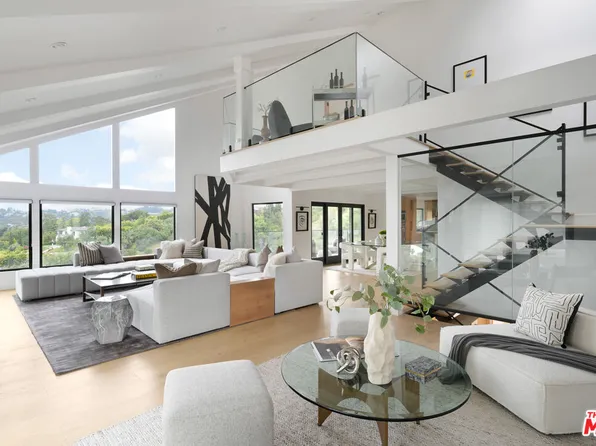 9645 Highridge Dr, Beverly Hills, CA 90210