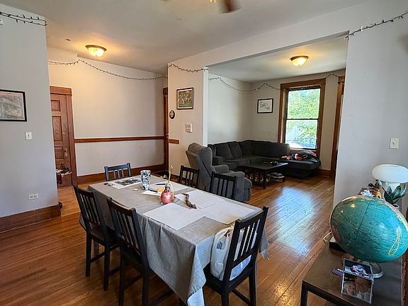 5th image of 1358 W Barry Ave #1W