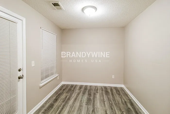 204 Lossie Ln — Photo 16