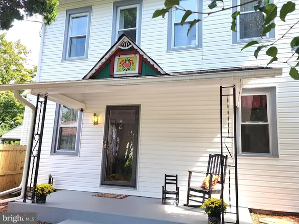 17 Barclay St, Mertztown, PA 19539
