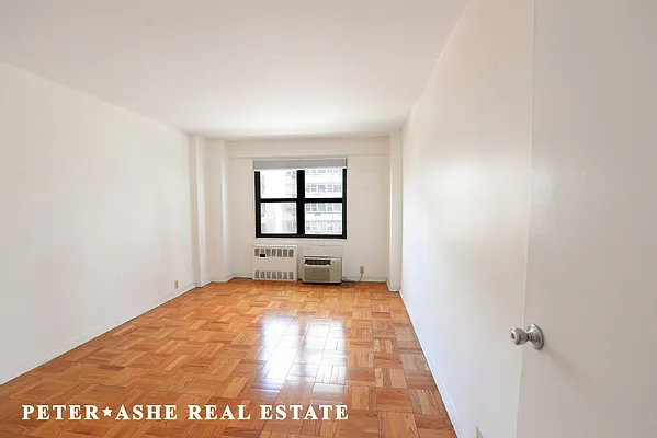 Rented by Peter Ashe | media 4