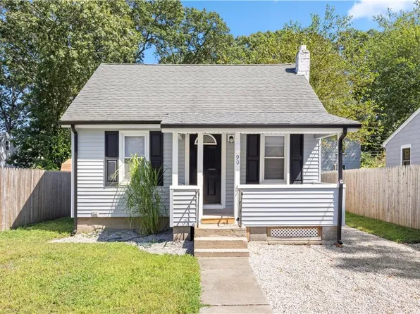 90 Tampa Ave, Warwick, RI 02889