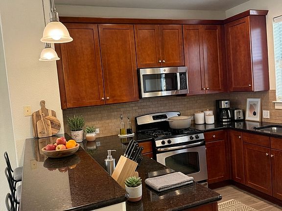 2nd image of 1601 Miriam Ave Unit 210