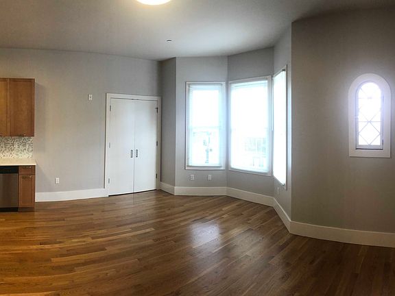 4th image of 493 Haight St APT 201