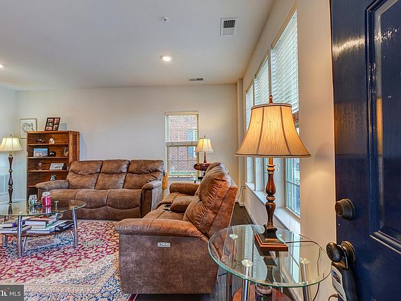 4th image of 10010 Beerse St