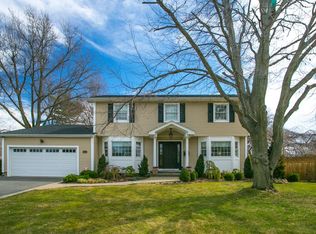 47 Saratoga Dr, Jericho, NY 11753