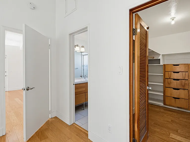 3733 Riviera Dr — Photo 22