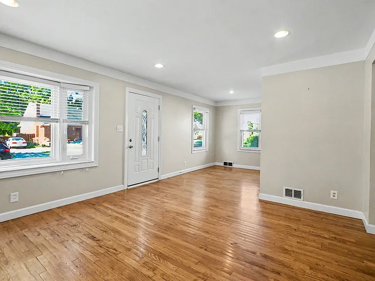 Living Room / Dining Room