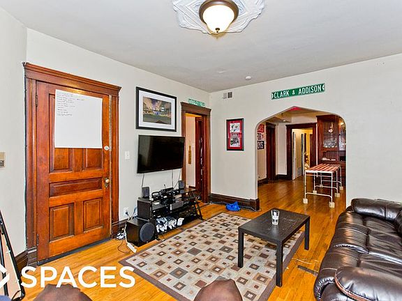 2nd image of 3729 N Kenmore Ave #Unt_gdn