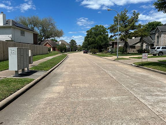 4th image of 8415 Green Cedar Dr