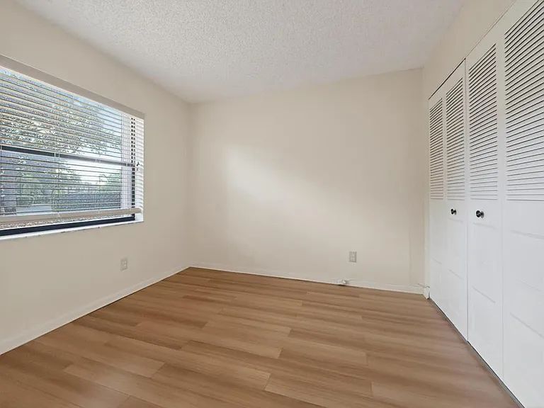 10409 NW 11th St #105 — Photo 25