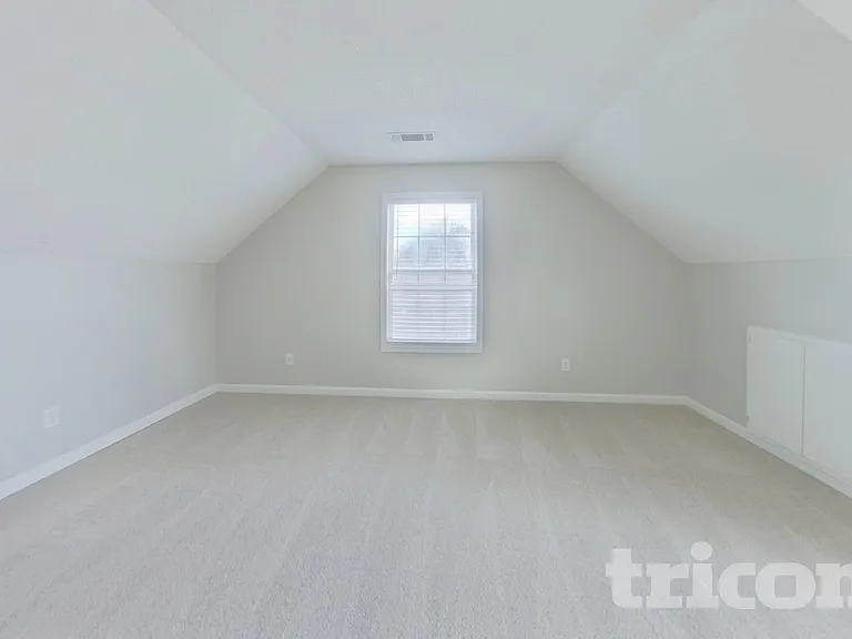 1055 Maria Dr — Photo 9