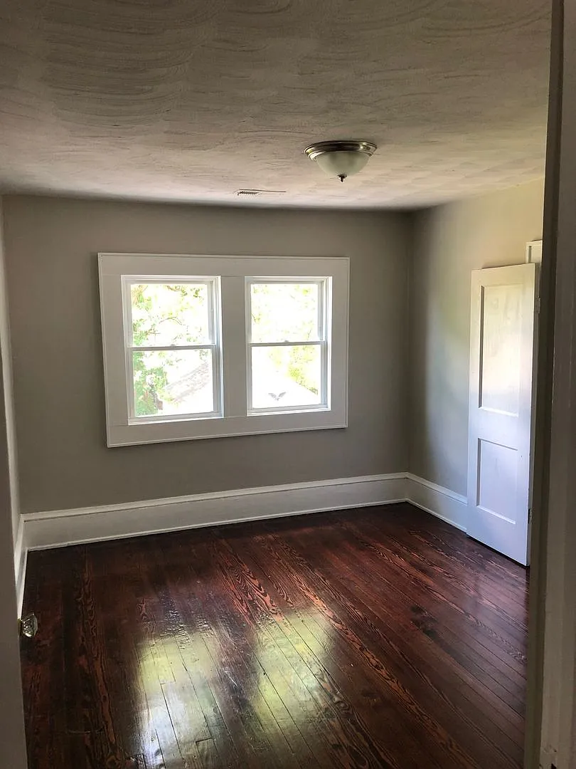 837 30th St 3bed/1bath $1395 — Photo 3